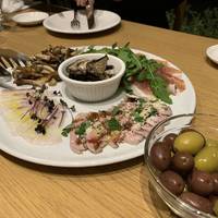 フルコース：前菜、サラダ、パスタ二種類、…