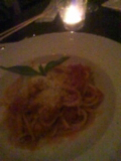 真っ赤なトマトのシンプルパスタ