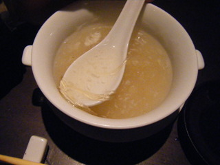 フカヒレ入り卵白スープ