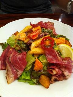 パストラミビーフのシーザーサラダ