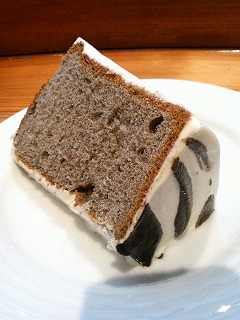 黒ゴマシフォンケーキ