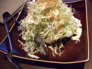 千切りキャベツと雑魚のサラダ