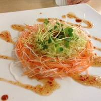 セットメニューのサラダ