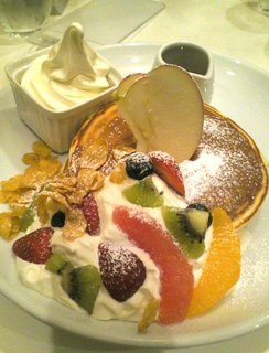 珠玉の贅果パンケーキ　～北海道生乳ソフトクリーム添え～