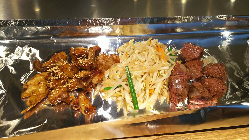 牛サガリとミックスホルモン定食