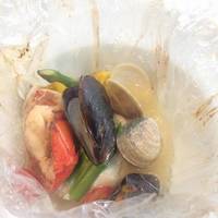 オマールエビと魚介と彩野菜の包み焼き　５…