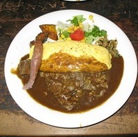 オムカレー　牛肉トッピング