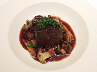 黒毛和牛ホホ肉の赤ワイン煮込み