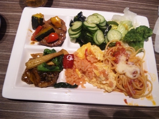 ブッフェ　オムライス