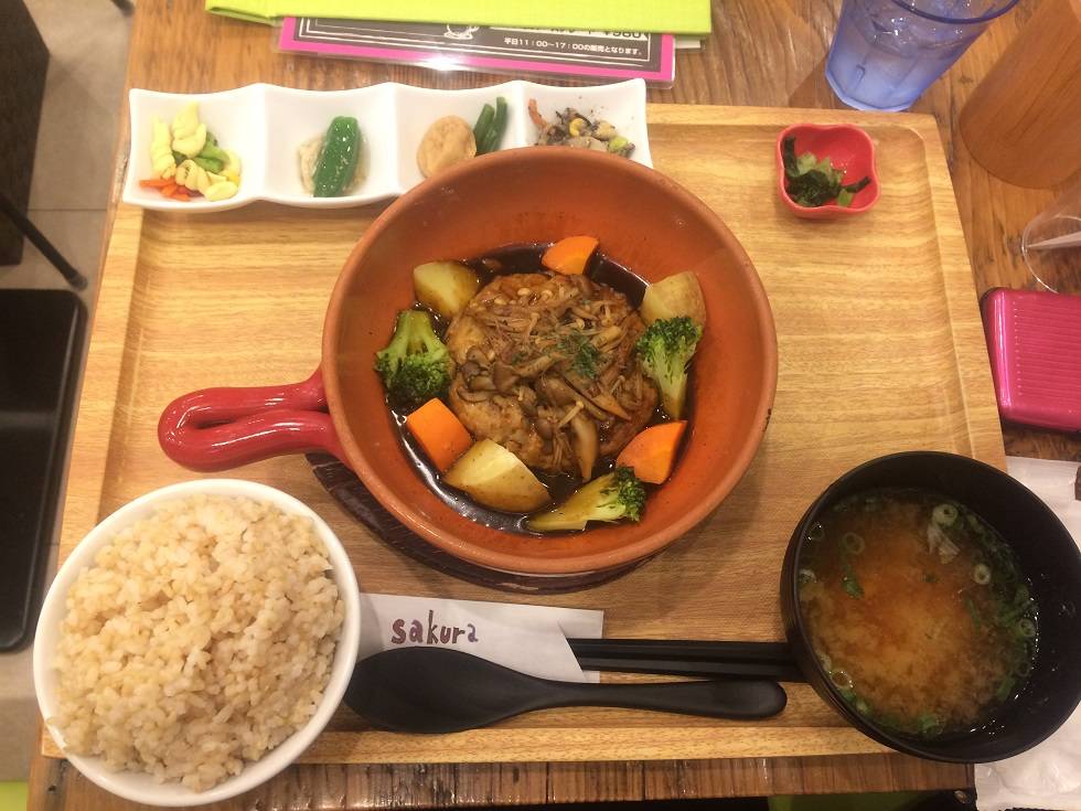 豆腐ハンバーグ　～たっぷりきのこのデミ味噌ソース～　お惣菜セット