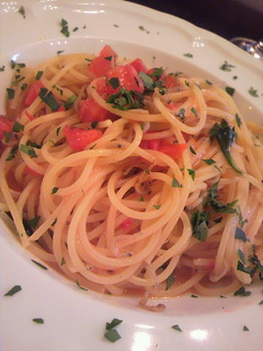 フレッシュトマトとジャコのパスタ