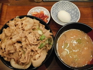 メガ盛スタミナ丼