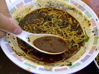 黒胡麻担々麺