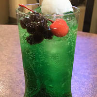 タピオカドリンク　メロンクリームソーダ