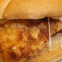 しょうゆマヨタツタチキンバーガー