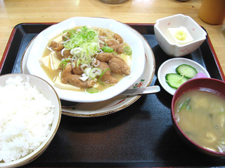 豆腐もつ煮込定食