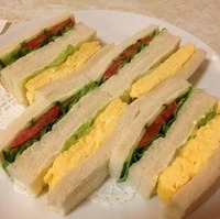 たまごサンドイッチと野菜サンドイッチ