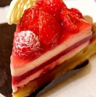 トルタ　フルッタ　ロッサ