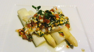 ホワイトアスパラガスと手長海老の前菜