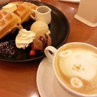 カフェラテ＆米粉ワッフル