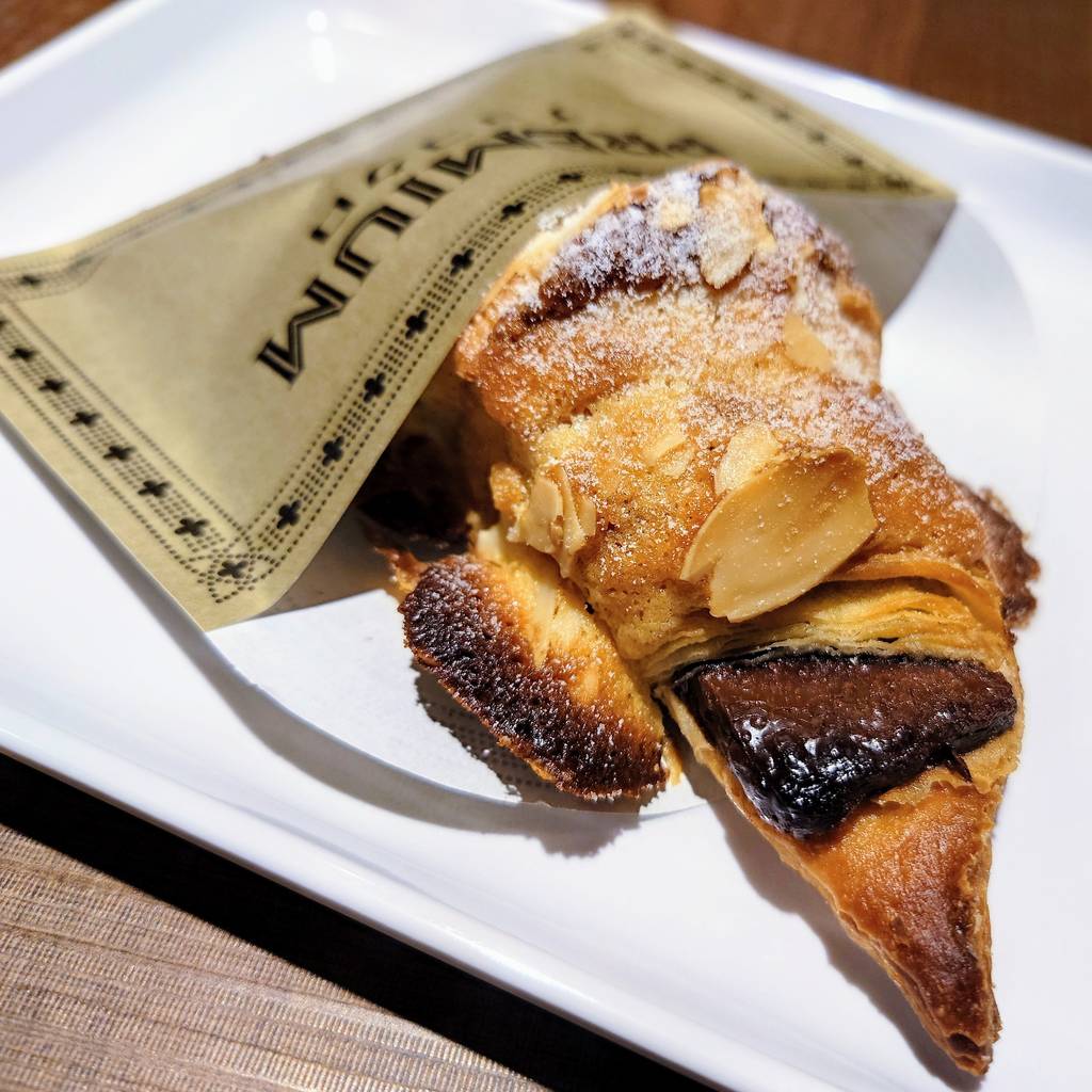 季節のプレミアムチョコクロ