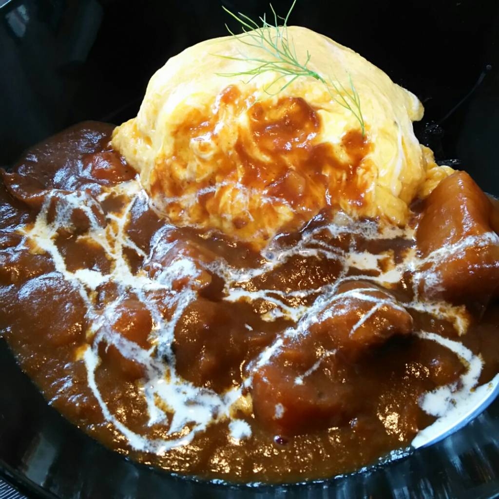 オムライス　ビーフシチューソース