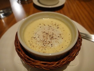 手長エビのココット蒸し