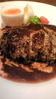 自家製ハンバーグ