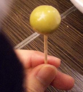 ゴルゴンゾーラを詰めたオリーブ