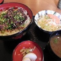 マグロ血合い肉のステーキ丼