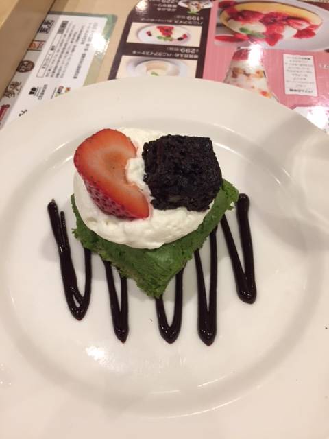 抹茶のムースケーキ