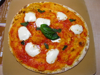 本格ピッツァマルゲリータ