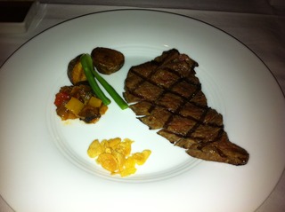 特選Ａ５等級神戸牛もも肉ステーキ