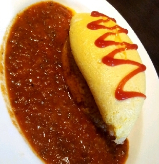オムライス　ミートソース