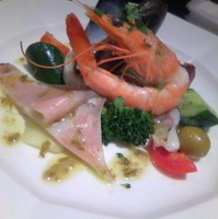 ゴロゴロ野菜と海老、イカ、タコのマリネ　…