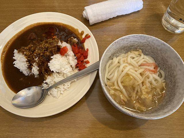 「チキンカレー」と「うどん」