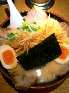 特製とんこつラーメン