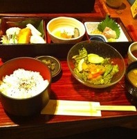 ●　季節の味彩御膳　●