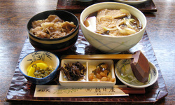 ミニ豚丼ときつねそば