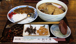 ミニカレーときつねそば