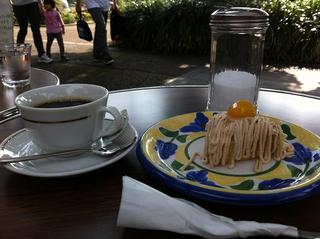 モンブランとコーヒー