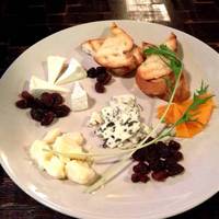 いろいろチーズの盛り合わせ