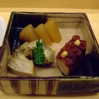 タコ、アワビ、大根