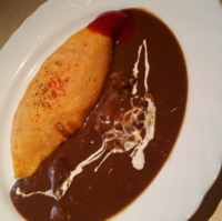 洋食屋さんのデミグラスソースオムライス