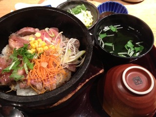 ビーフステーキ丼