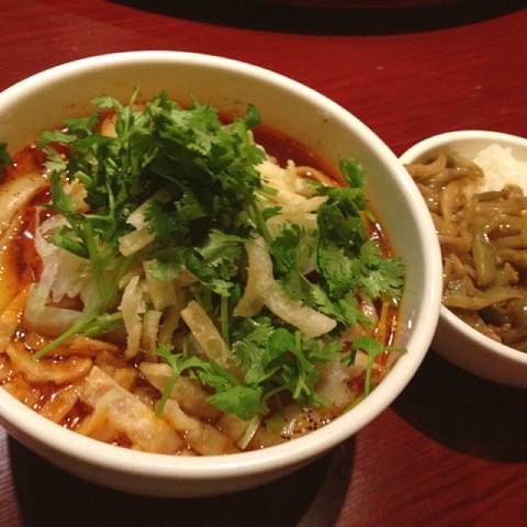 サンラー刀削麺