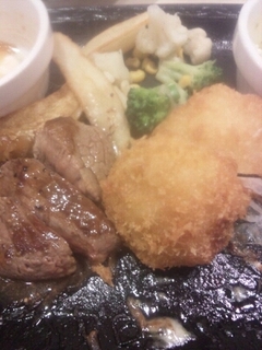 ロースステーキとホタテフライセット