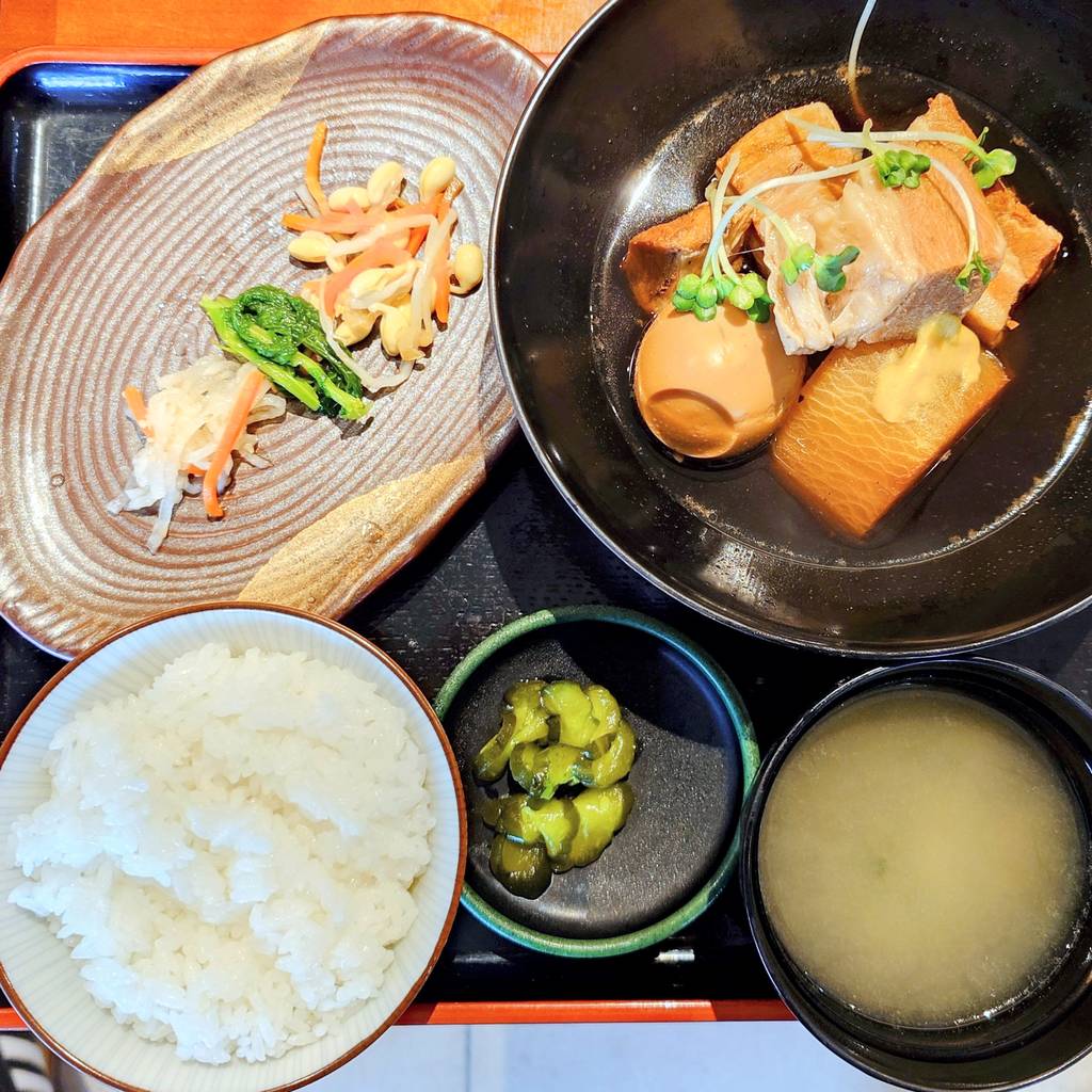 ホロっと豚角煮定食