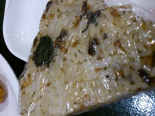 そぼろとジャコのおむすび