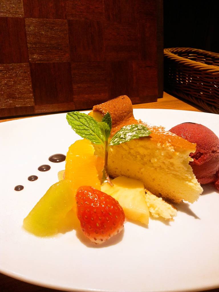 チーズケーキとカシスソルベ